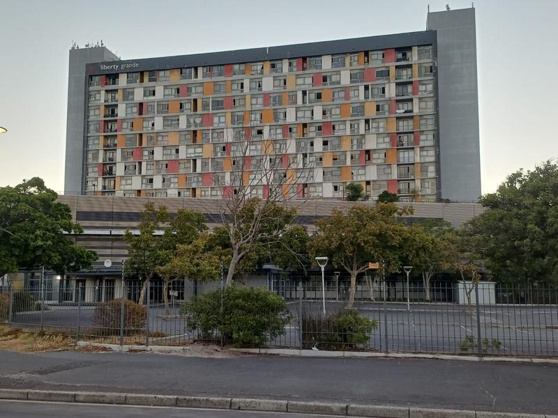 1 Bedroom Property for Sale in Goodwood Estate Western Cape